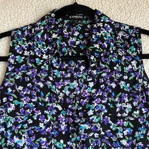 Express Sleeveless Floral Button Down Blouse